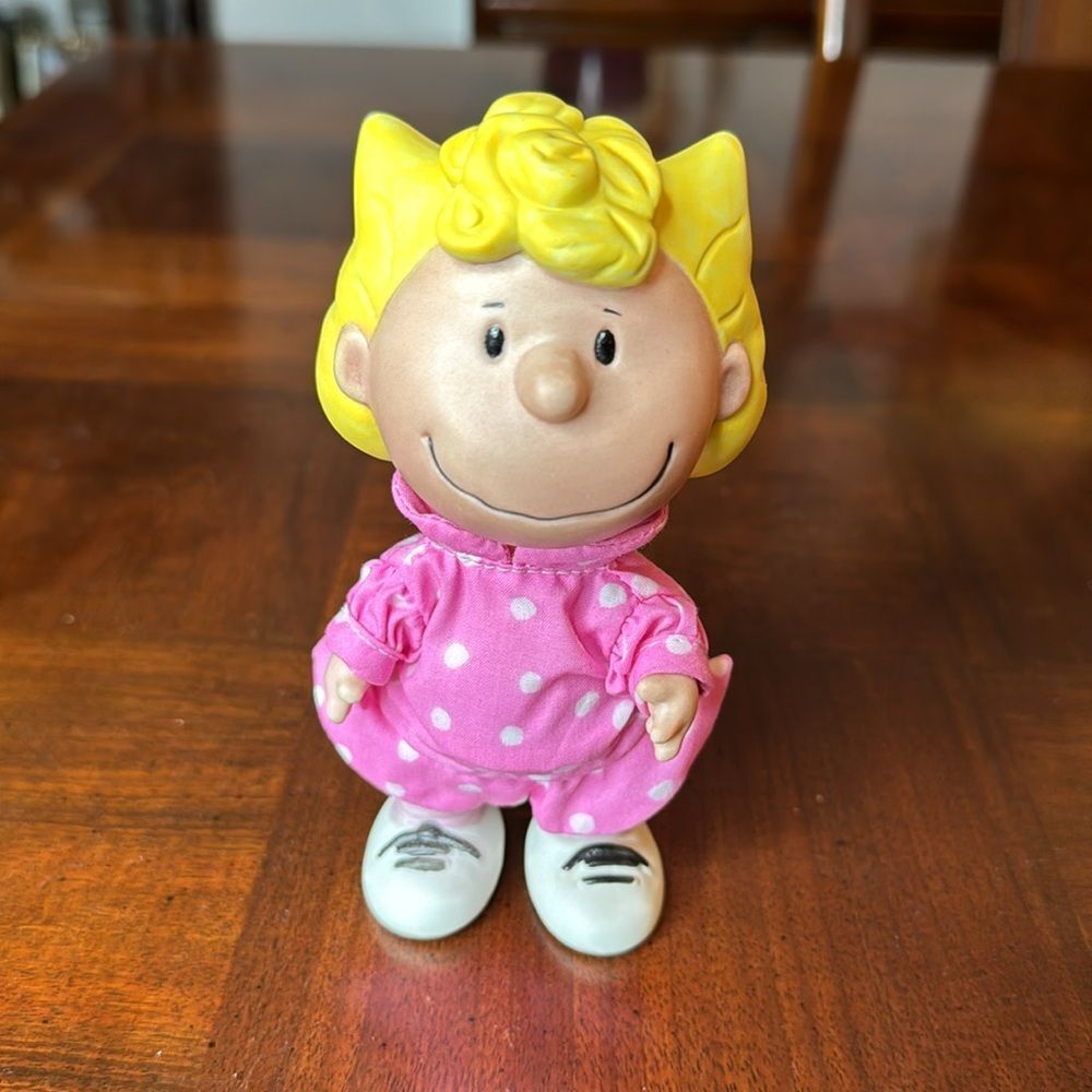 Vintage 2000 Peanuts Sally Jointed Figurine with Box Limited Edition